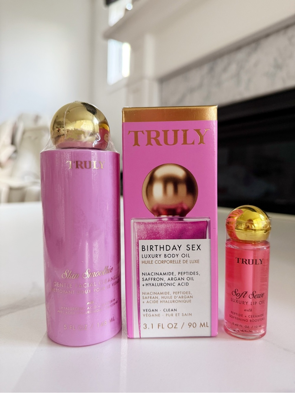 TRULY Pink facial cleanser & Gold Luxury Body Oil & Lip Oil Set
